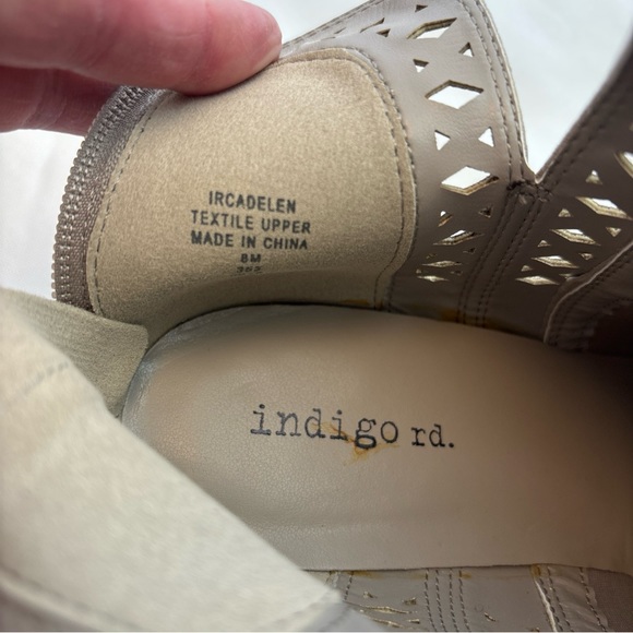 INDIGO RD Cadelen Taupe Perforated Fabric Block Heel Ankle Boots Zip NIB Sz 8 M - Picture 11 of 16